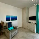 Ocean Front 77 לואורדטה