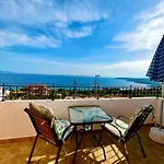 Ocean Front 77 מלון דירות 4*