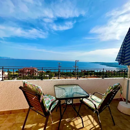 Ocean Front 77 Apart-hotel 2*
