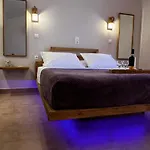 Ocean Front 77 Aparthotel