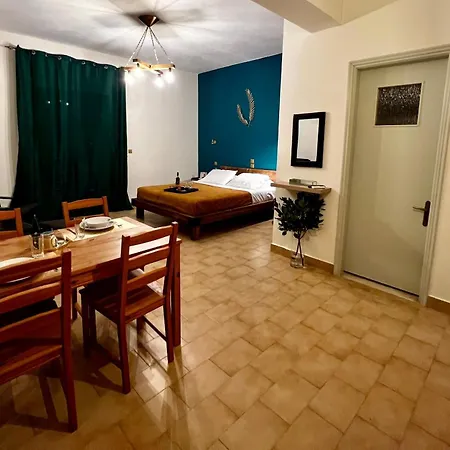 Aparthotel Ocean Front 77