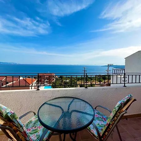 Ocean Front 77